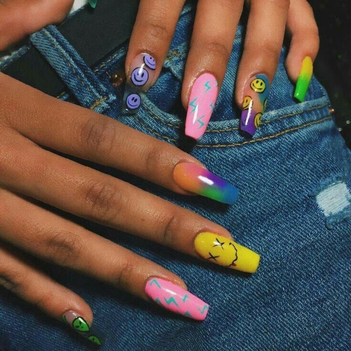 Fashion funny smile nails😃