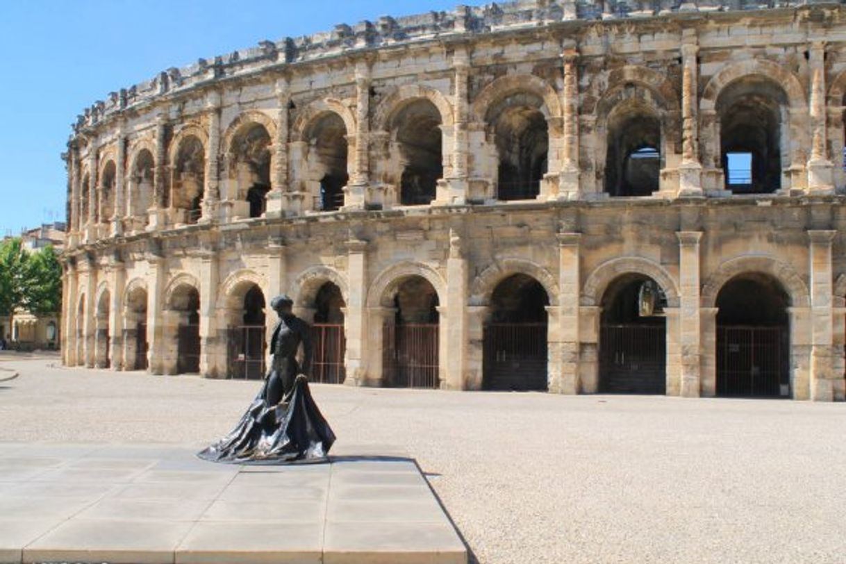 Place Nimes