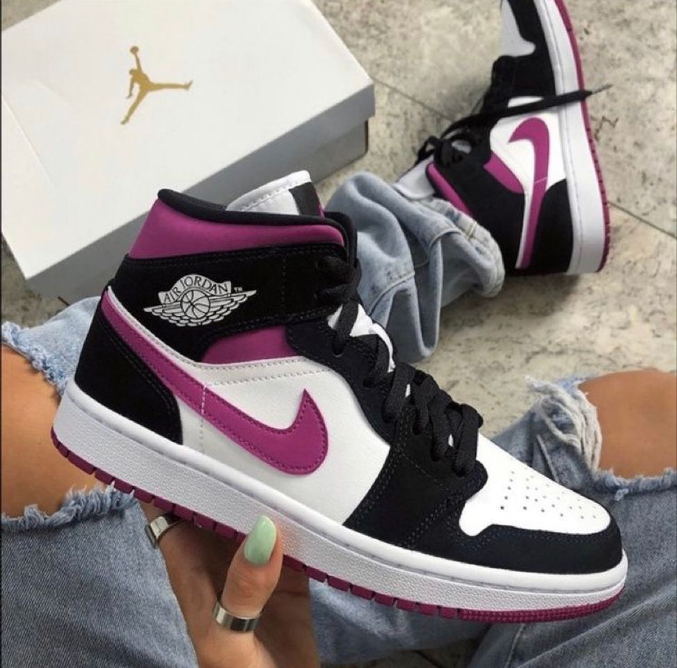 Social AIR JORDAN 1 MID