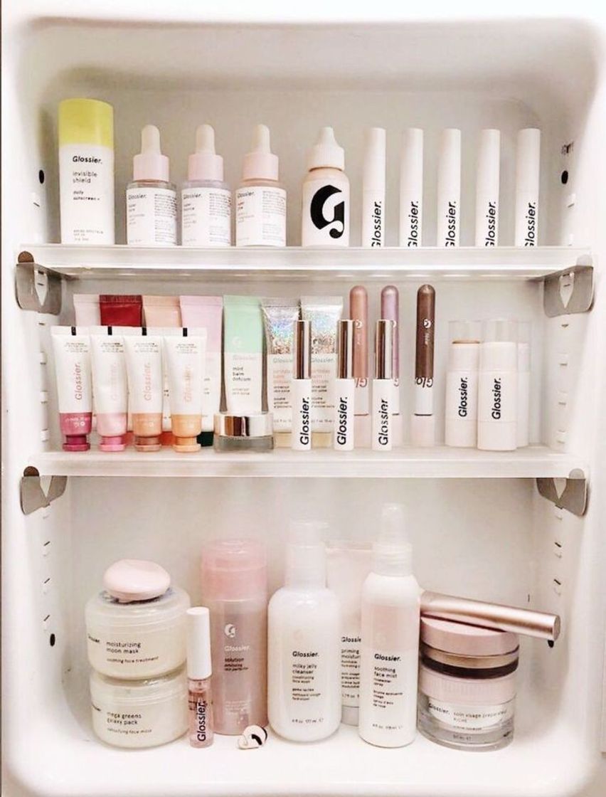 Moda Kelly and Katie Obsessed With Glossier 