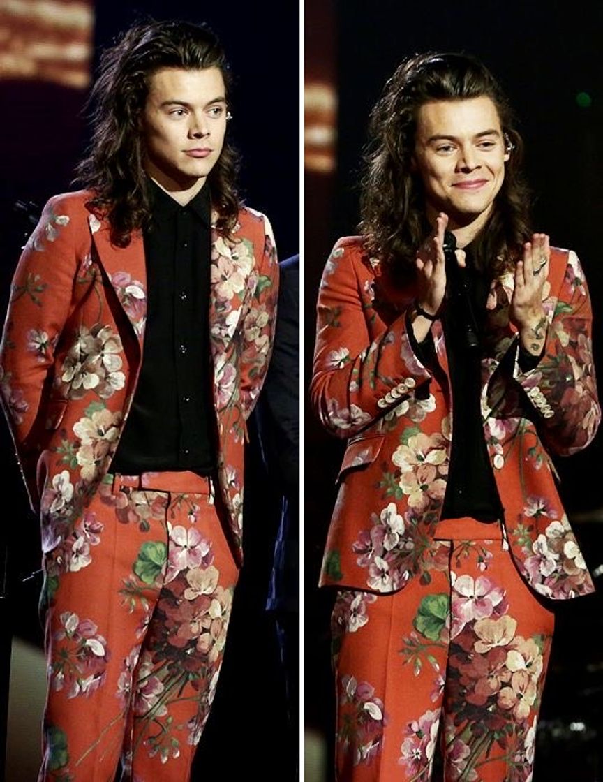 Fashion Harry Styles de terno florido 