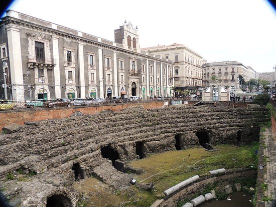 Places Anfiteatro Romano di Catania