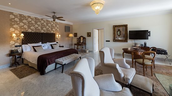 Lugar Hotel Los Cinco Enebros