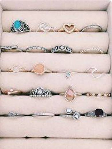 Assorted rings 