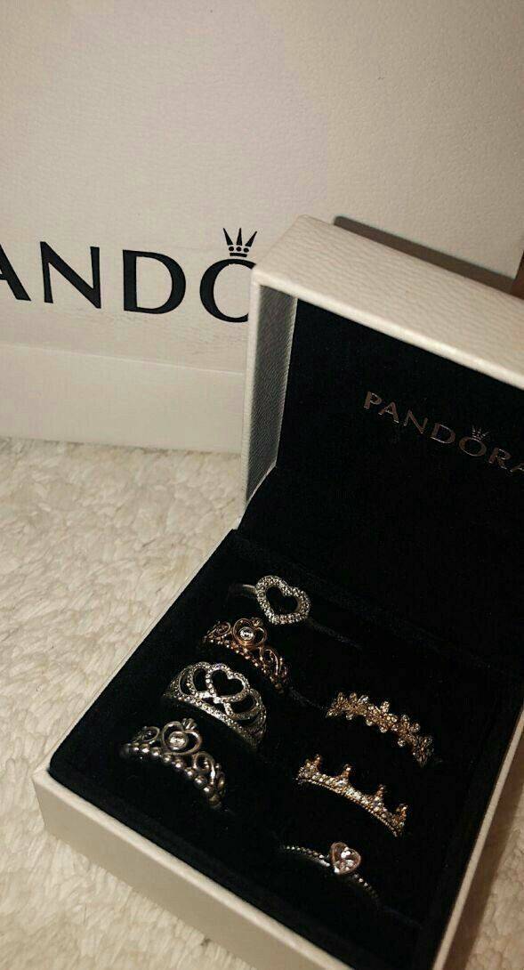 Social Pandora rings