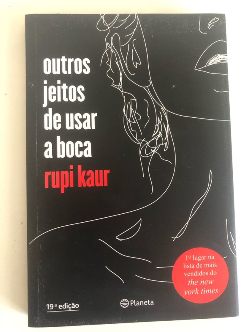 Outros jeitos de usar a boca de Rupi Kaur