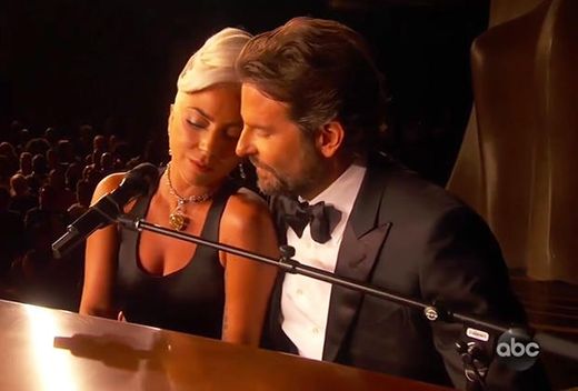 Lady Gaga and Bradley Cooper perform 'Shallow'  