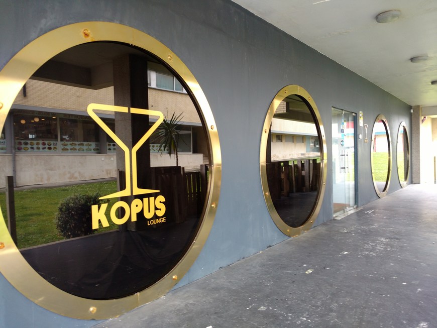 Lugar kopus Lounge Bar