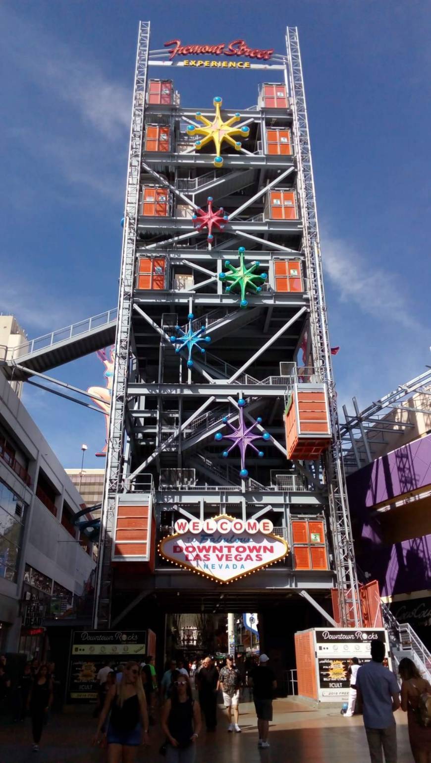 Place Fremont Street