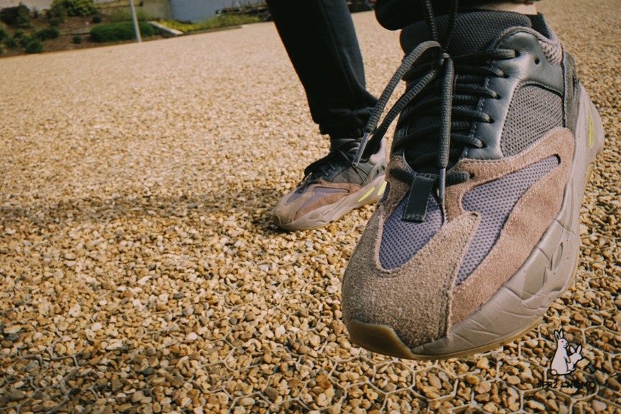 Product adidas YEEZY Boost 700 “Mauve”