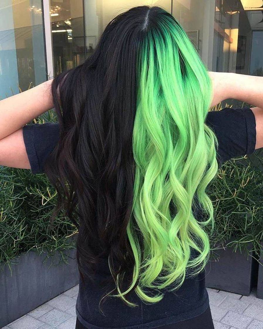 Fashion Cabelo verde e preto 💚🖤