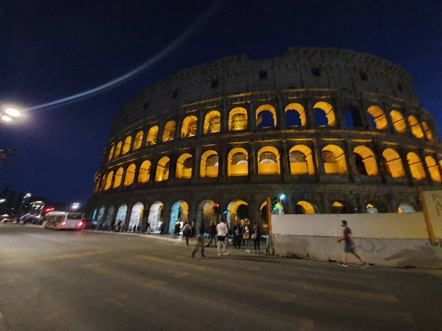 Lugar Coliseo de Roma