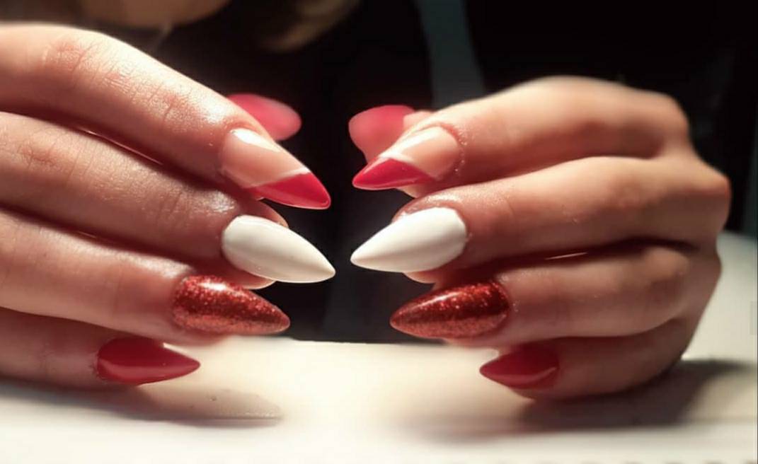 Moda Red'nd White Nails