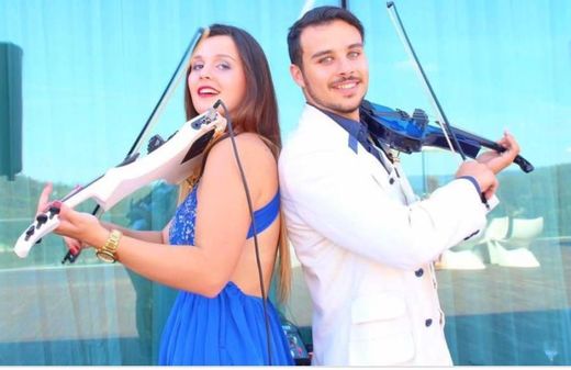 Blue & White UE. - Blue & White Strings Duet - Vídeo - casamentos.pt