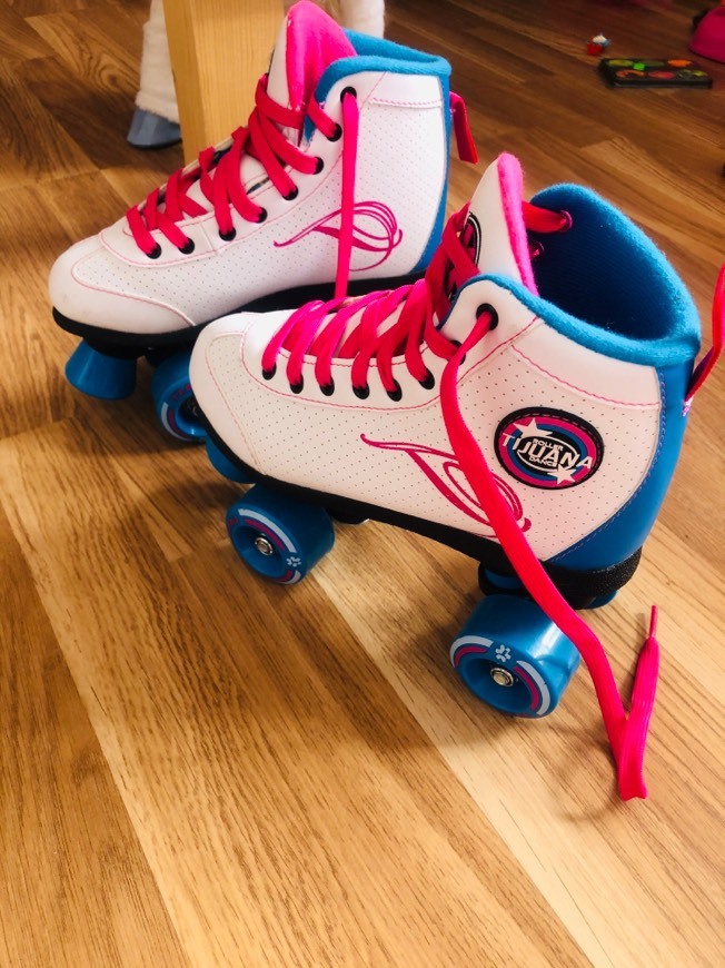Social Quad Roller Skates 