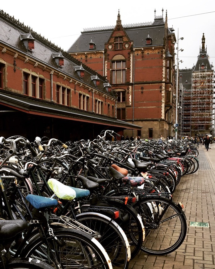 Place Estación Central de Ámsterdam