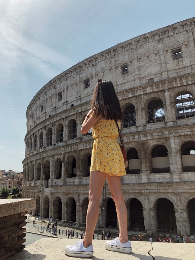 Lugar Coliseo de Roma