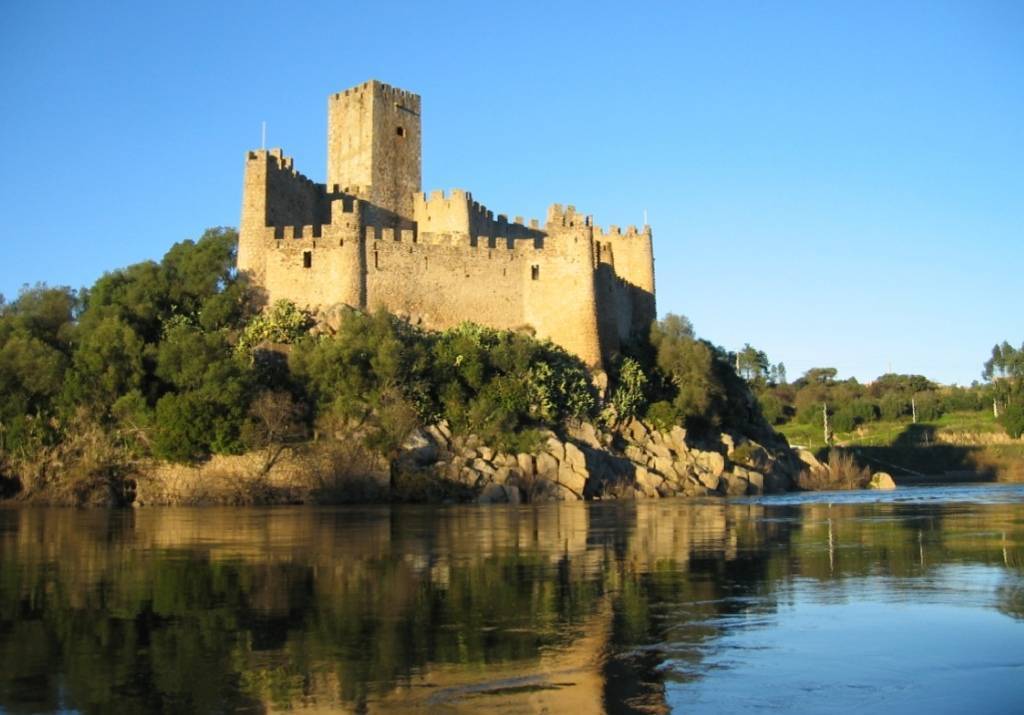 Place Castelo de Almourol