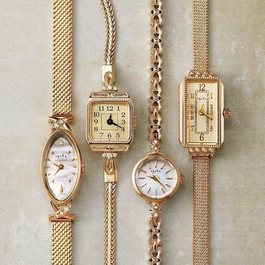 Relógios dourados