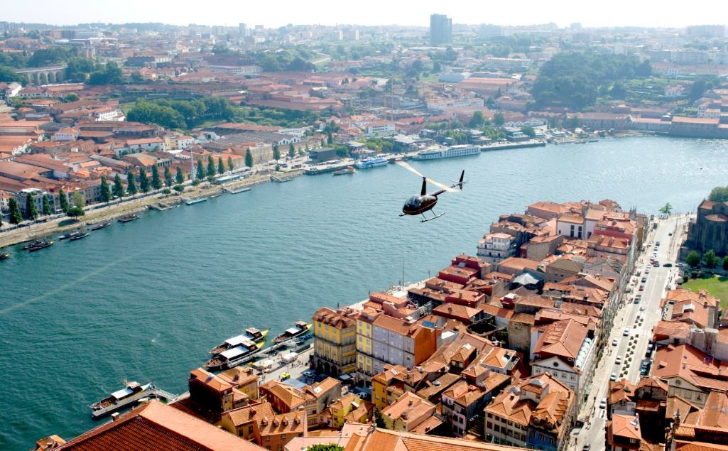 Lugar Helitours - Douro - Transportes Aéreos S.A.