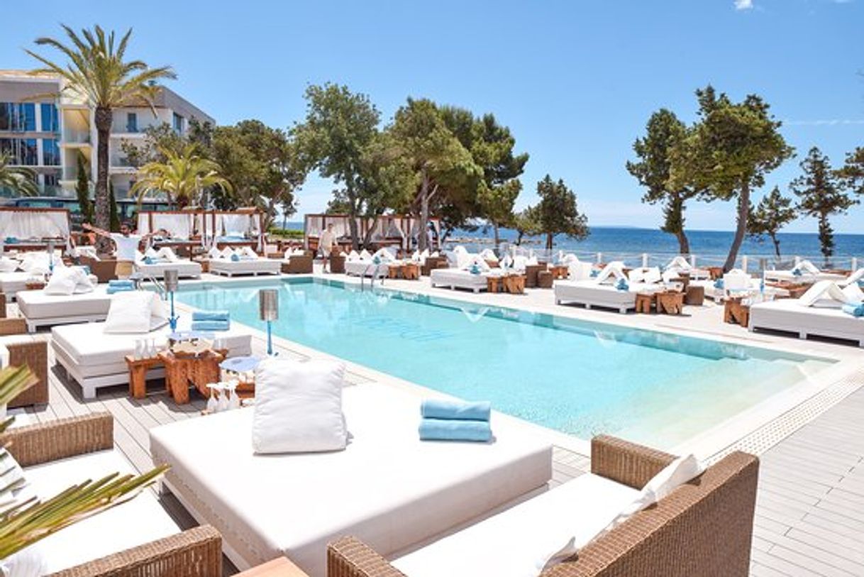 Lugar Nikki Beach Ibiza