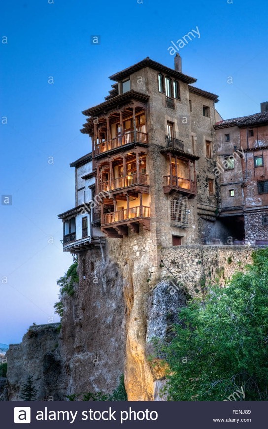 Social “Casa colgando”