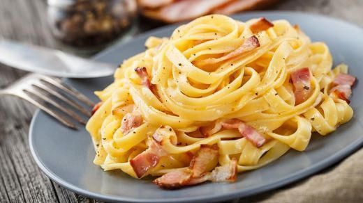 Massa à carbonara 