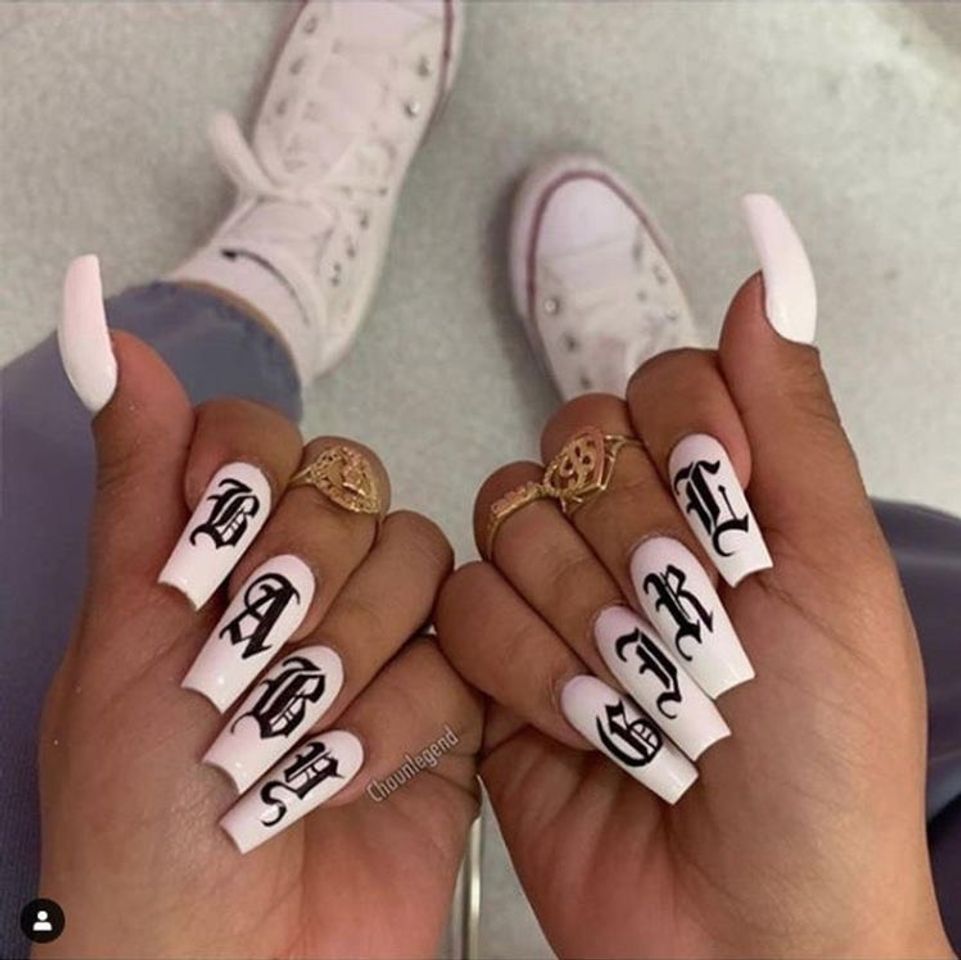 Moda Nails