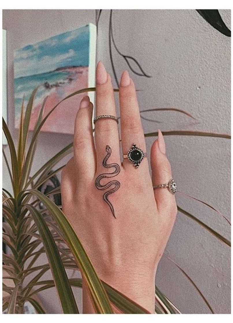 Fashion tatto na mão