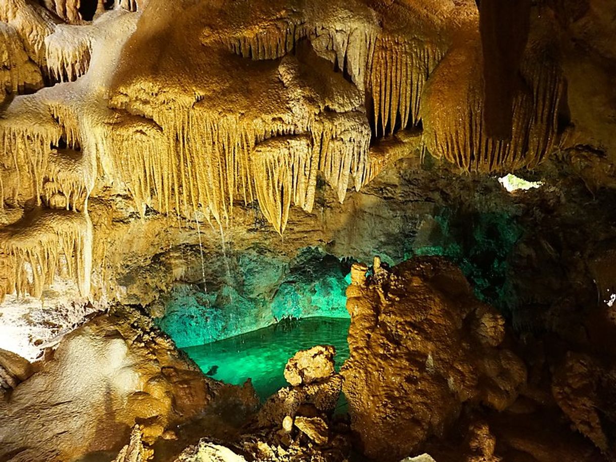 Lugar Grutas de Mira de Aire