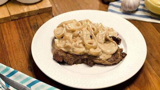 Bife acebolado com MOLHO DE MAIONESE 