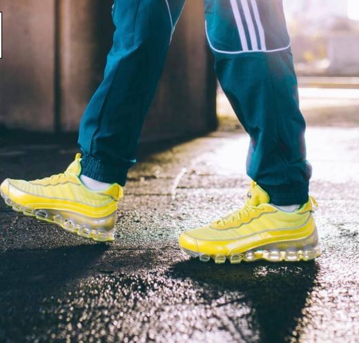 Social Adidas Microbounce T1