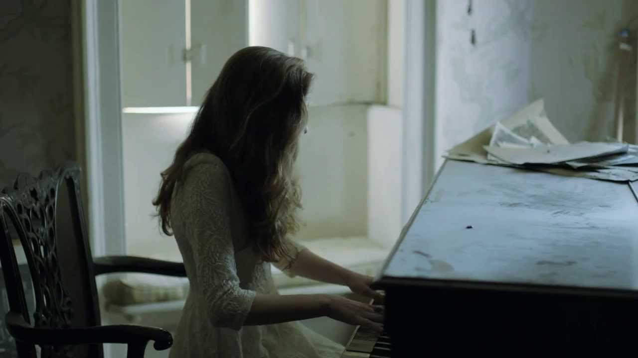 Music Skinny Love - Cover by Birdy