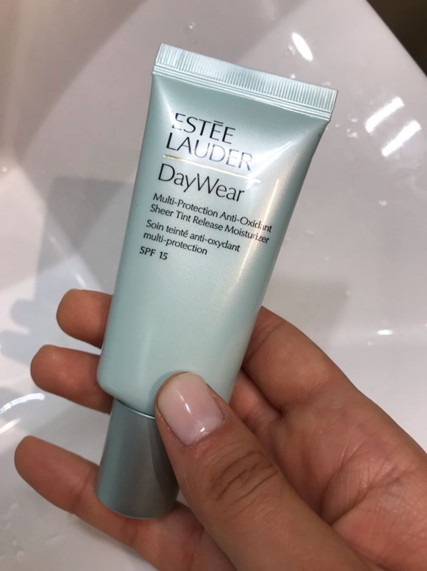Social DayWear Multi-Protection Anti-Oxidant Sheer Tint Release