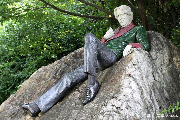 Place Oscar Wilde Statue