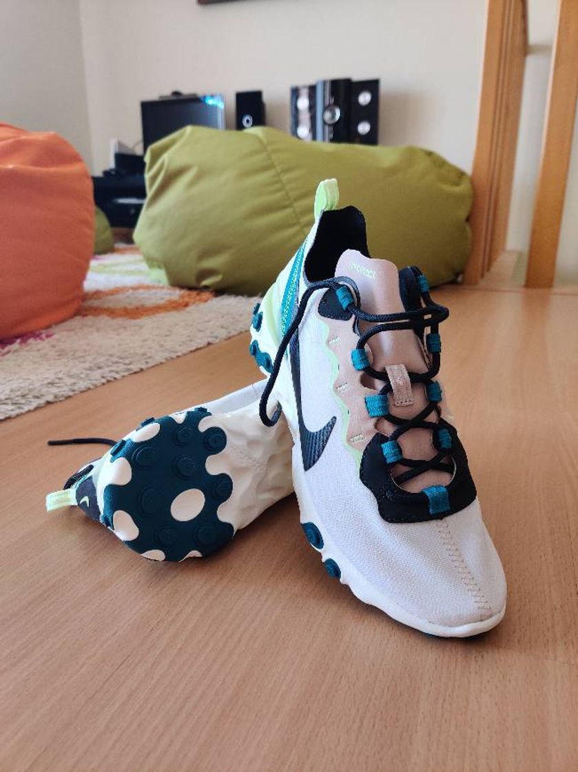 Moda Nike Women React Element 55 Fossil Stone/ Dk Smoke