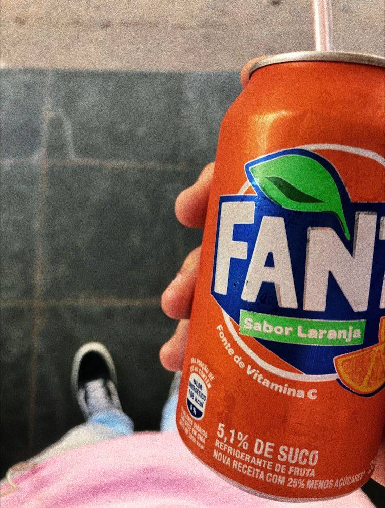 Lugar FANTA NARANJA CLA'SICA EN Lata 33 CL 24PZ
