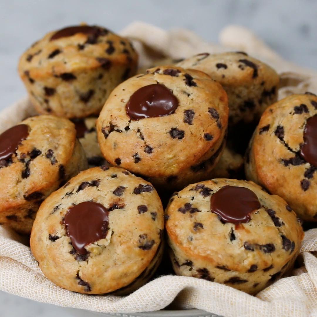 Social Chocolate-Filled Banana Muffins 