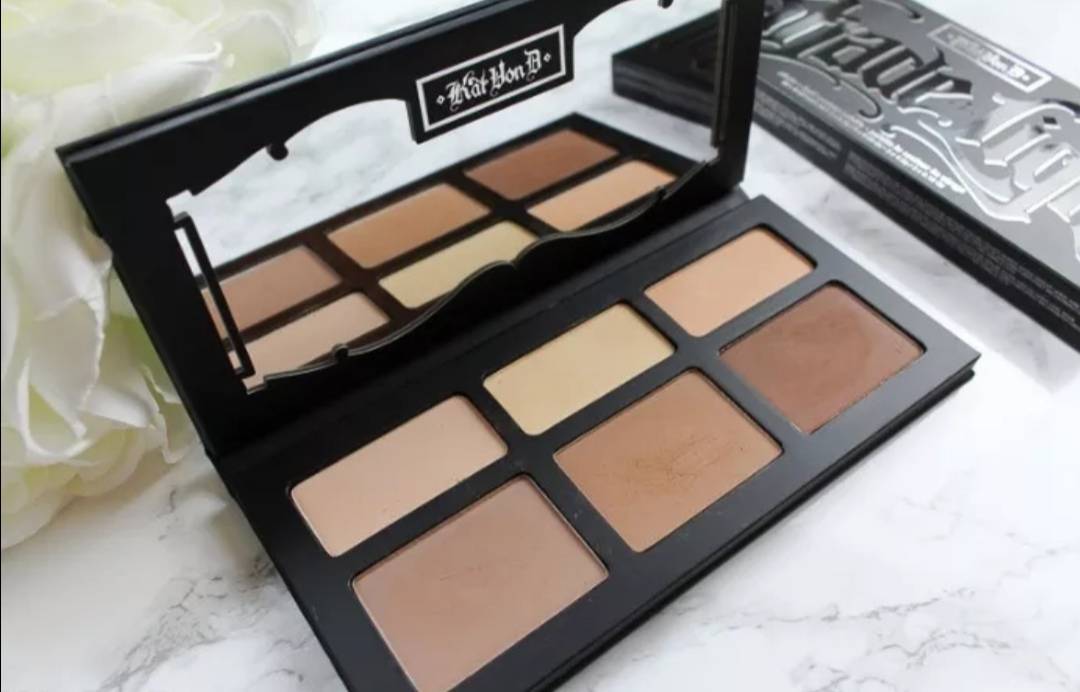 Social Kat Von D lámpara