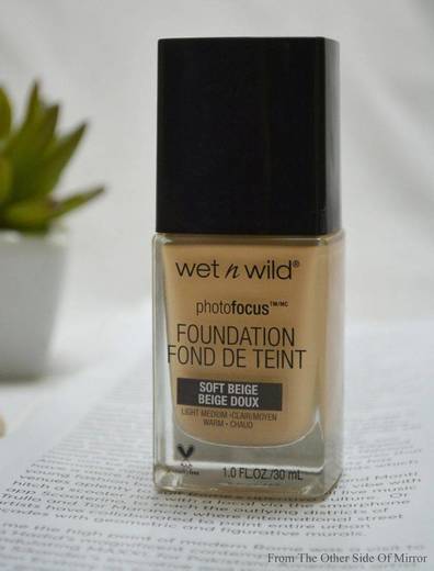 Base de maquillaje de Wet n Wild Photo Focus Foundation
