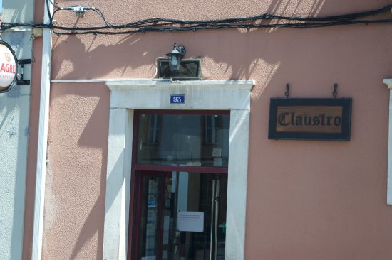 Lugar Claustro Bar