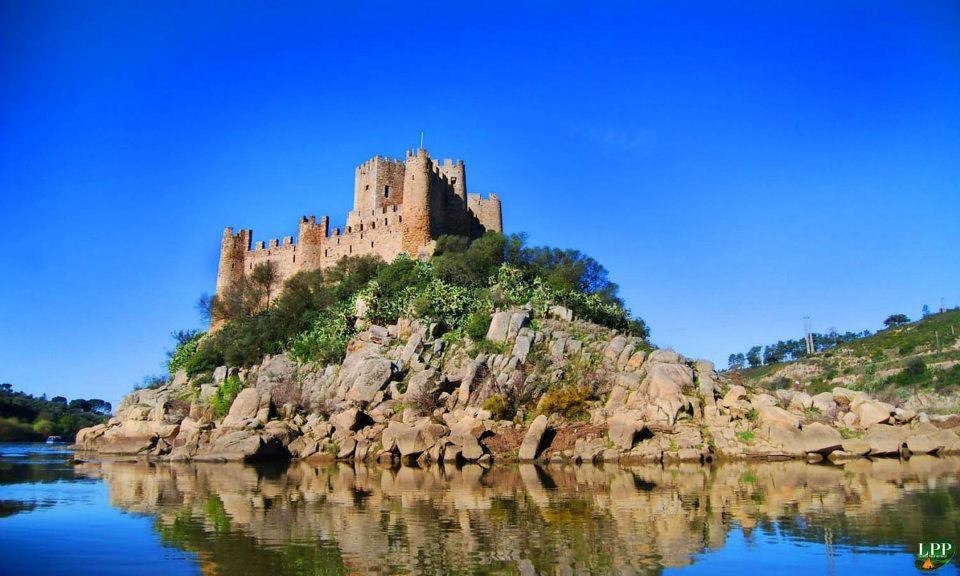 Place Castelo de Almourol