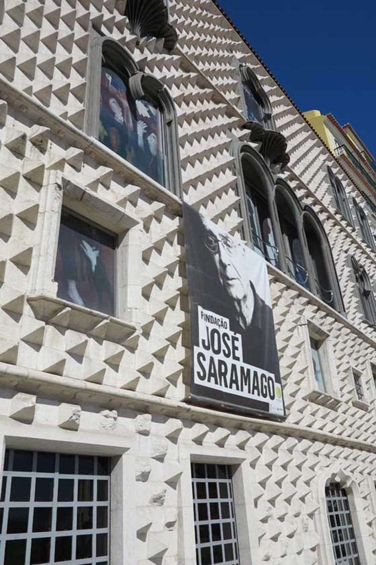 Lugar Casa dos Bicos / Fundação José Saramago