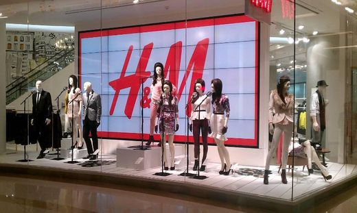 Loja H&M roupas e acessórios
