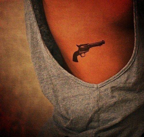 Social Arma tatuaje