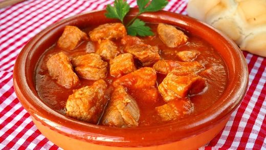 Carne con tomate