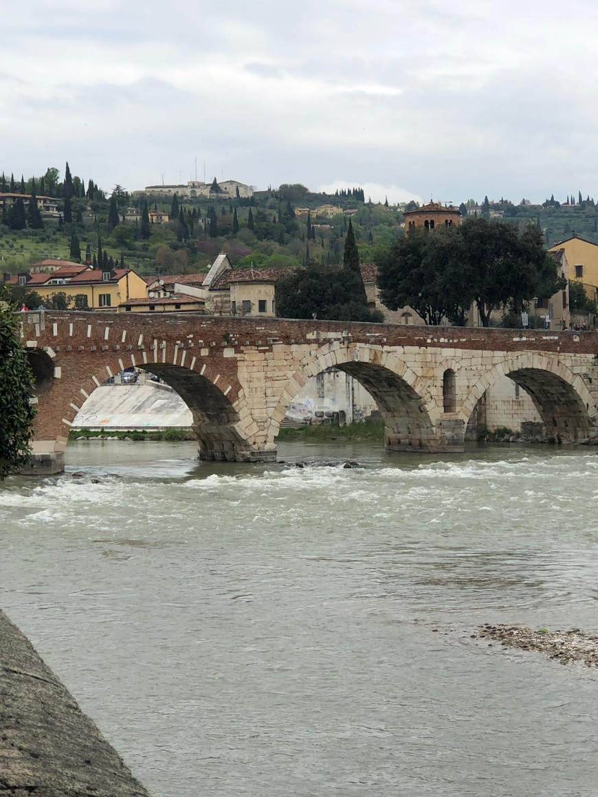 Lugar Puente de Piedra