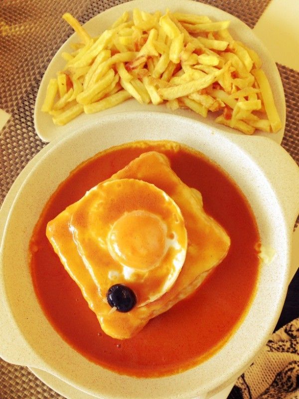 Book Francesinha: Toda a sua história, a receita original e como confeccioná-la