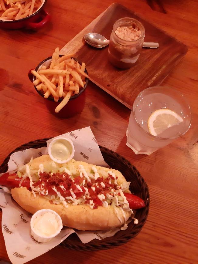 Restaurantes Frankie Hot Dogs