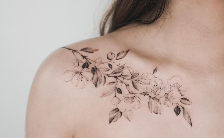 Social Tattoo ombro